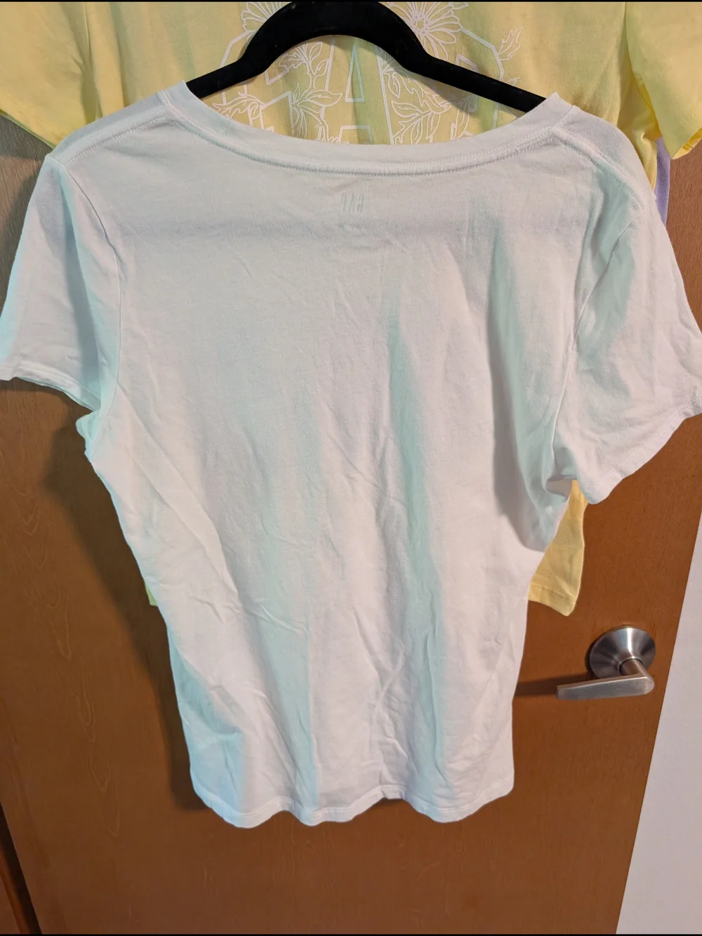 GAP Women's Floral Logo Tee - White, Yellow, Lavender Large NWT